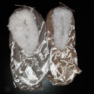2 New Pairs Women's Slippers Size 6-7.5 S/M